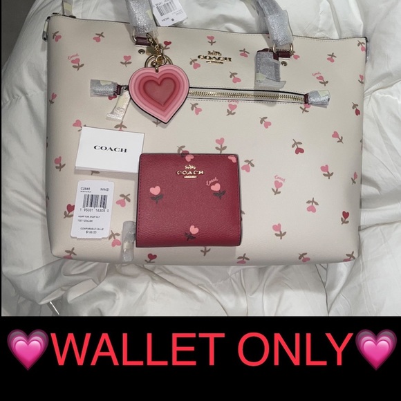 AUTHENTIC COACH NWT Snap Wallet With Heart Floral - Picture 2 of 14